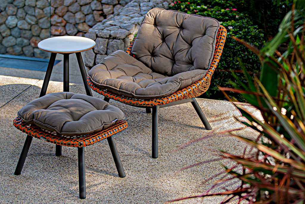 OHMM-Outdoor-Furniture-Siesta-Lounge-Chairs-Foot-Stool-Side-Table